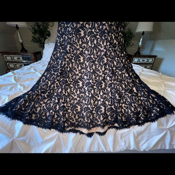 Women’s Tadashi gown size 8 - Picture 6 of 7